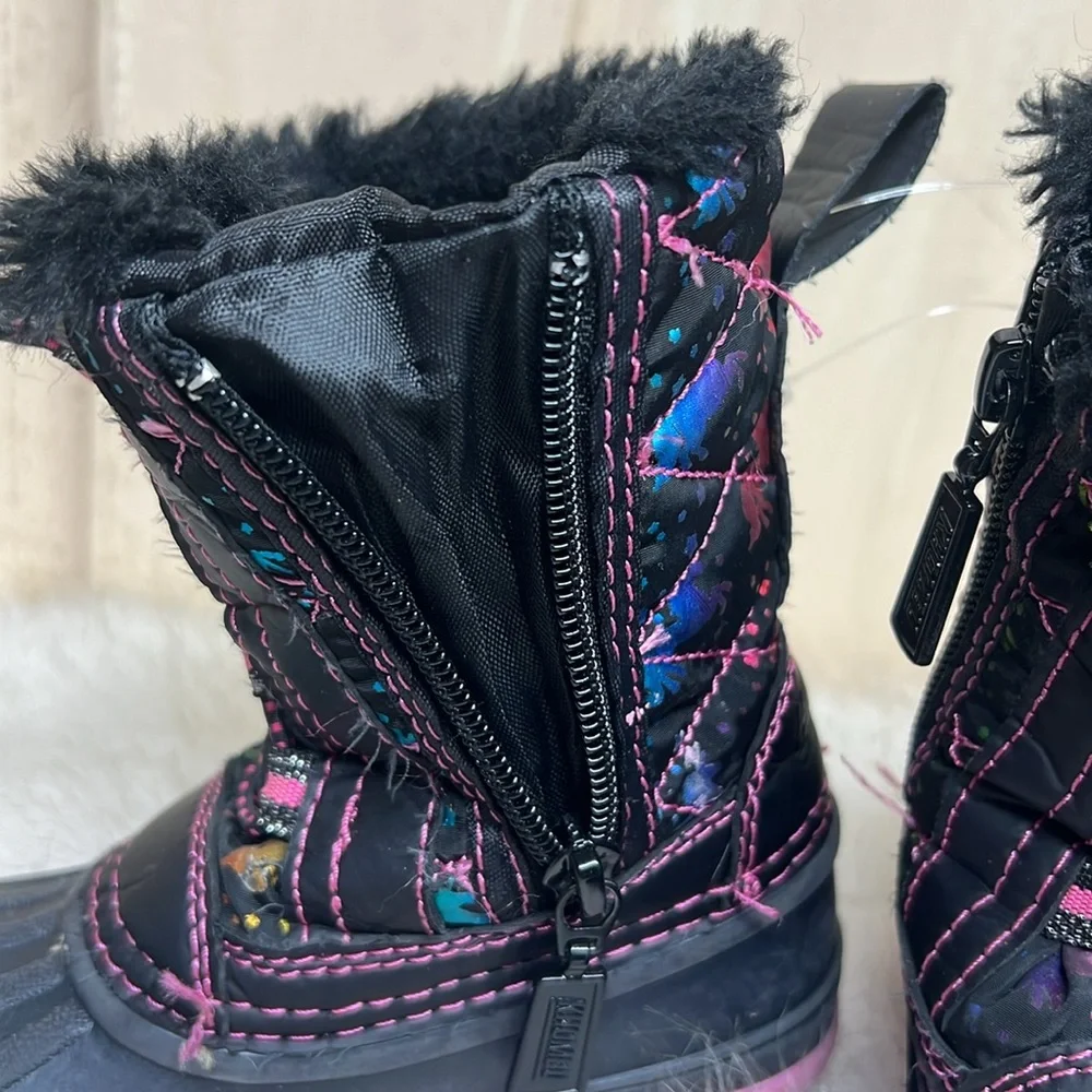 Size 7 Khombu toddler boot. Side zipper. In excellent condition. Waterproof